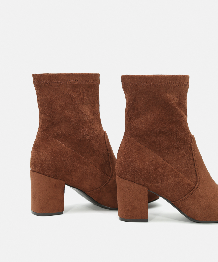 Botines marrones básicos image number null